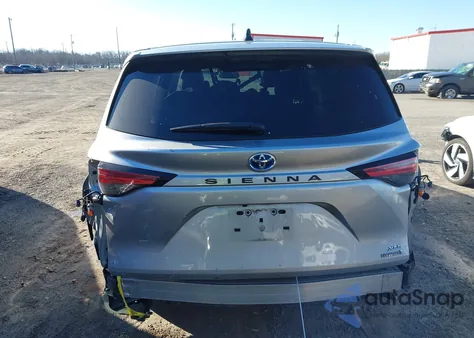 2022 Toyota Sienna Xle z USA, uszkodzony, nr VIN 5TDYRKEC6NS105735